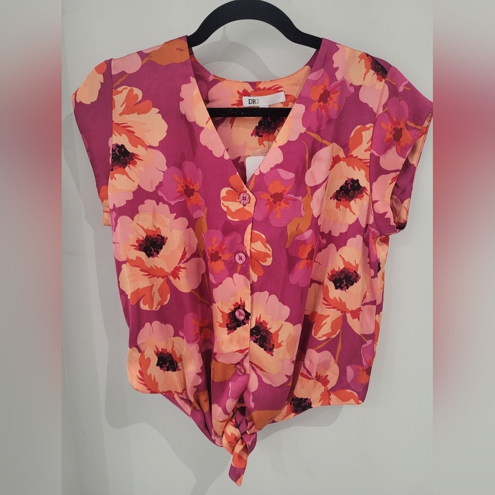 NWT- DR2 Women's Pink Floral Top-Small